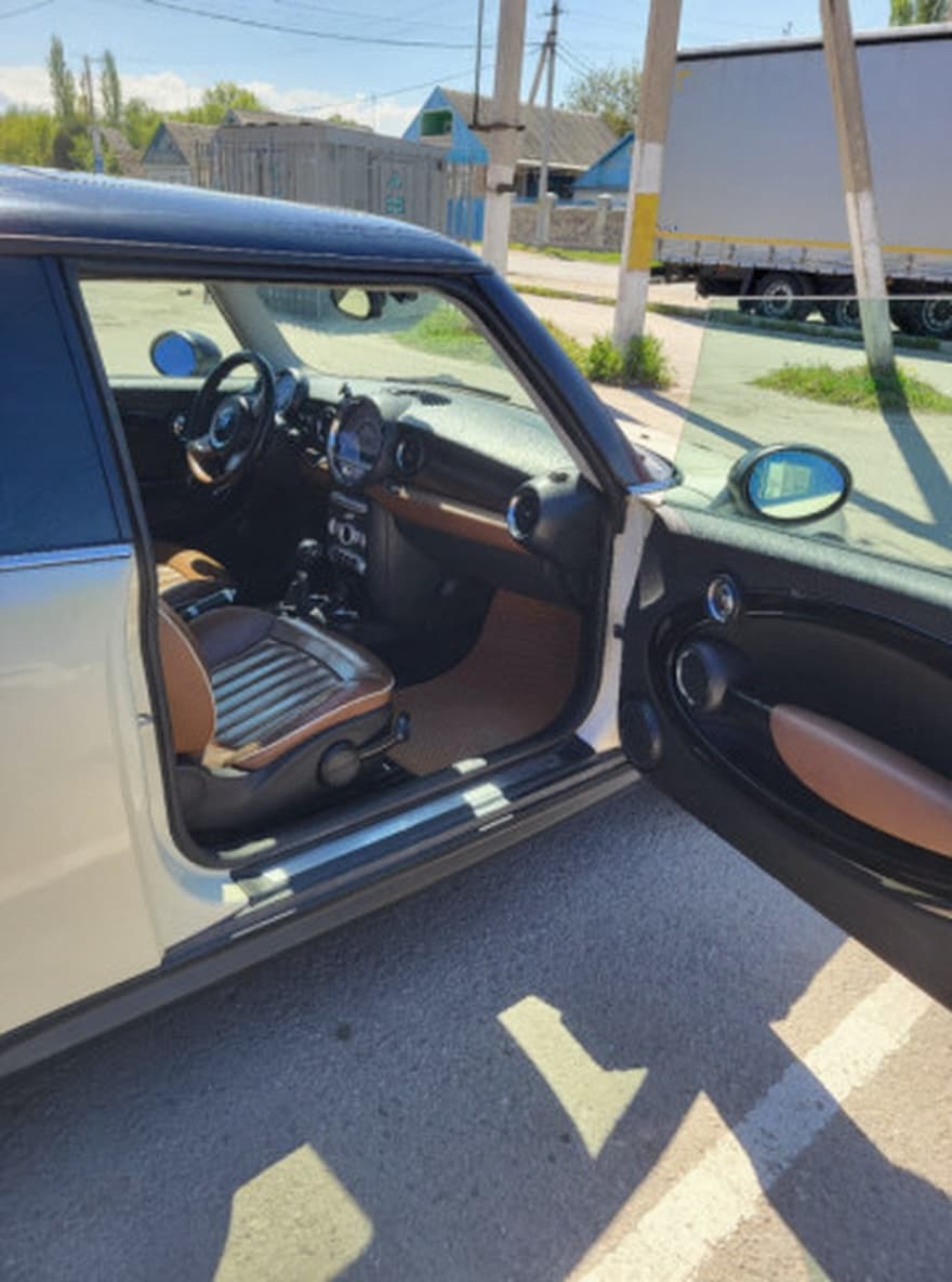 Mini Hatch II (R56), 2010