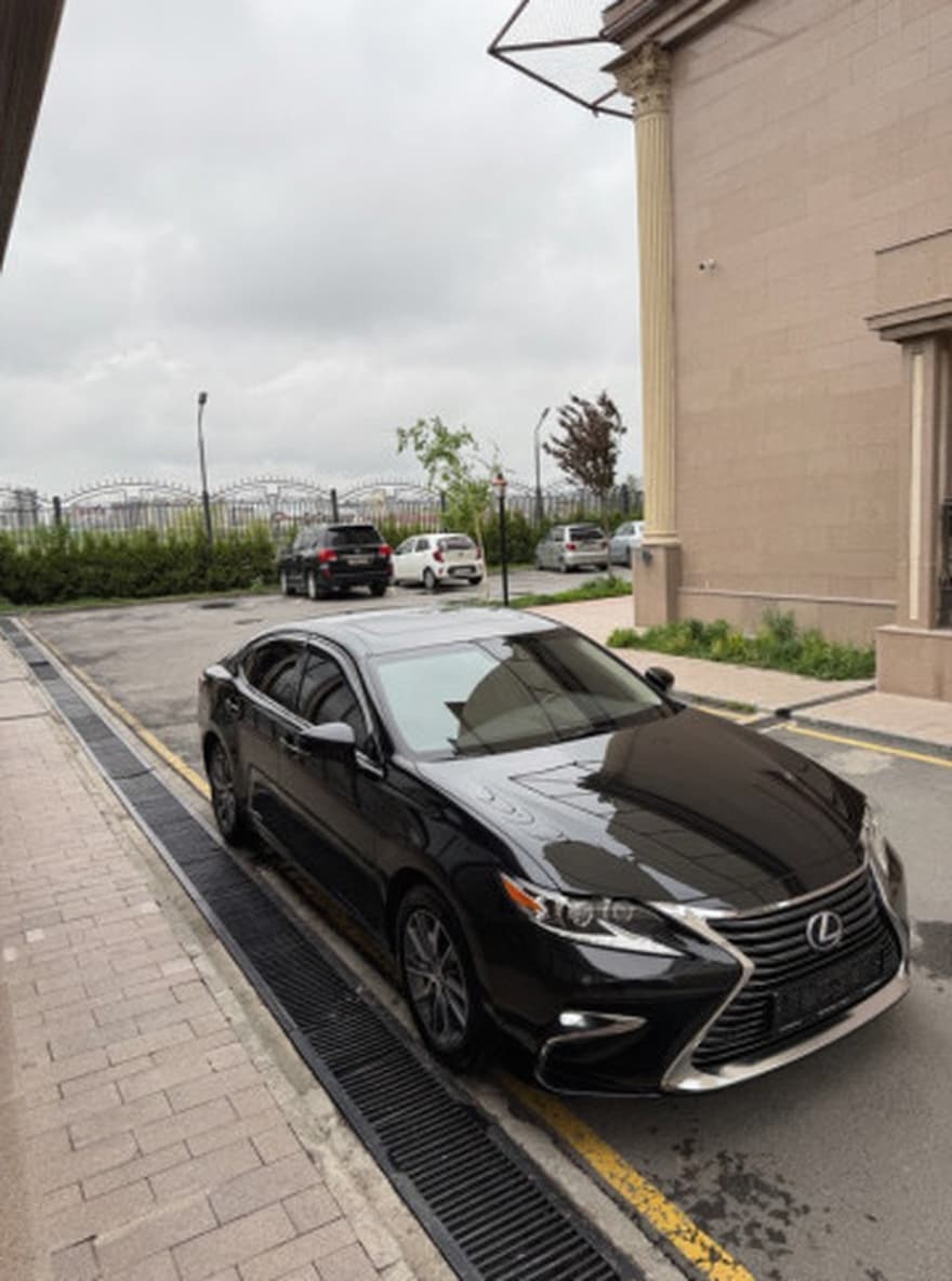 Lexus ES VI Рестайлинг, 2017