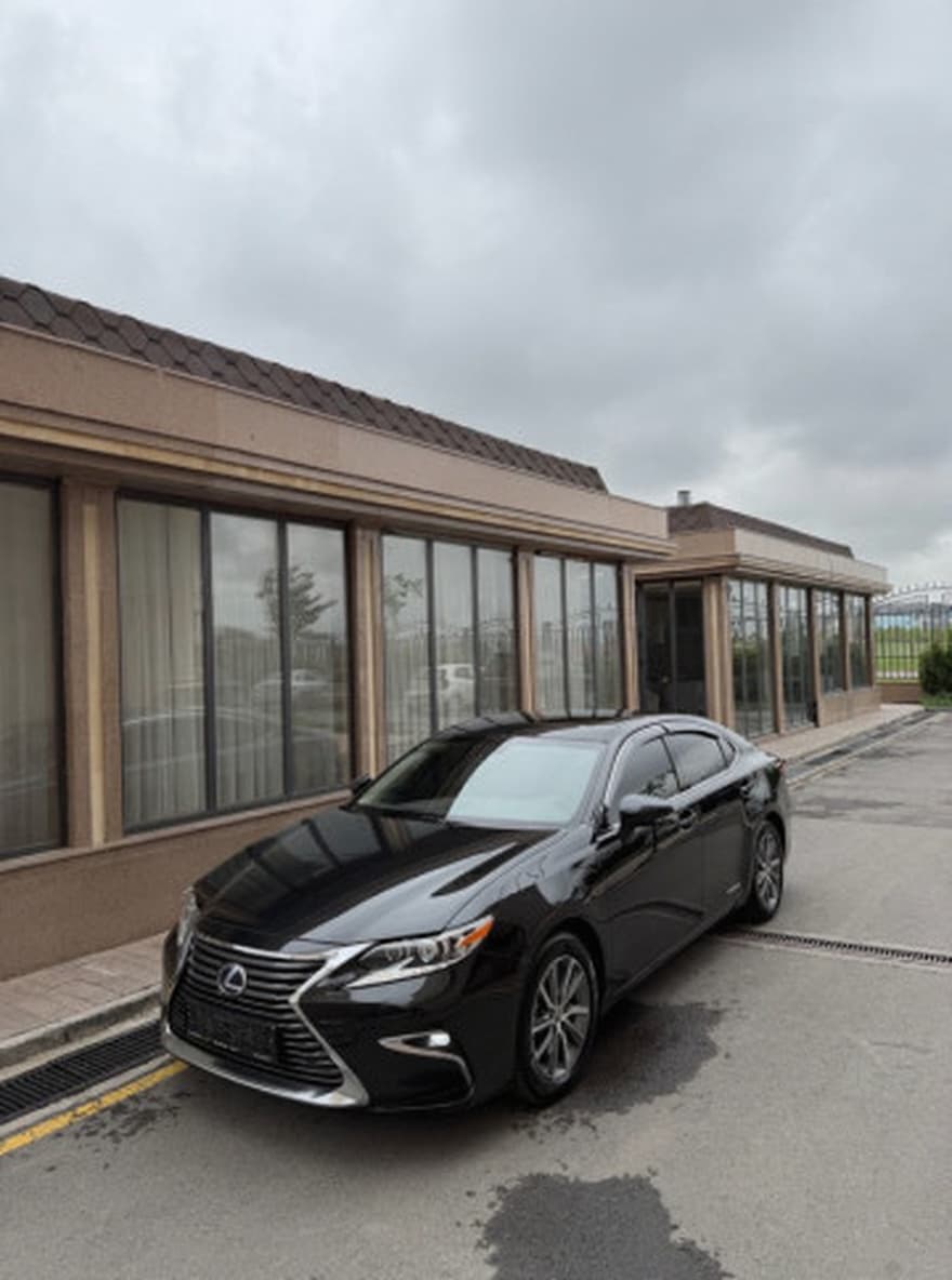 Lexus ES VI Рестайлинг, 2017