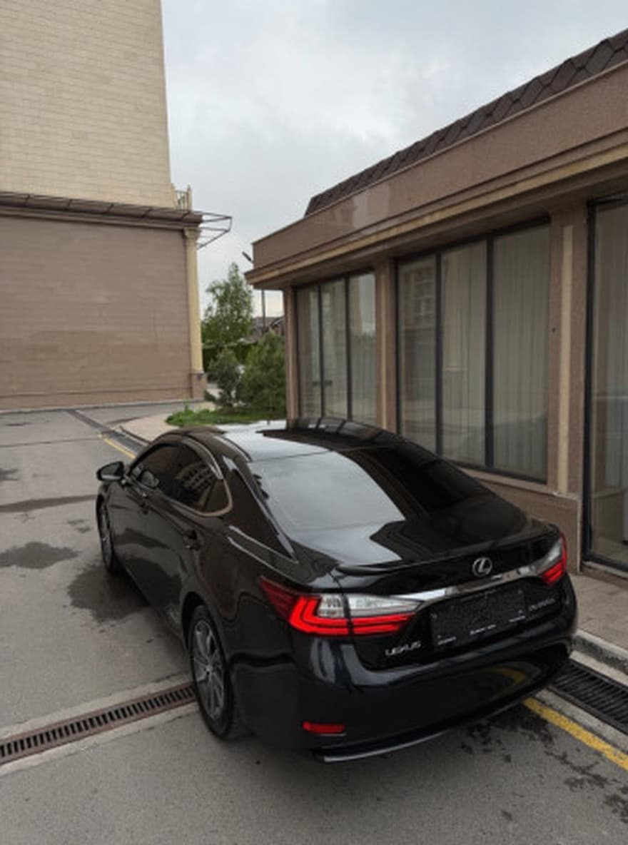 Lexus ES VI Рестайлинг, 2017