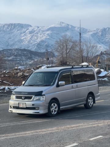 Honda Stepwgn II, 2002