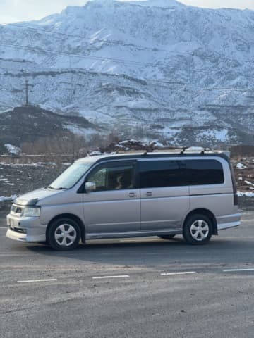 Honda Stepwgn II, 2002