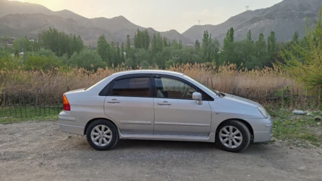 Suzuki Liana I, 2006