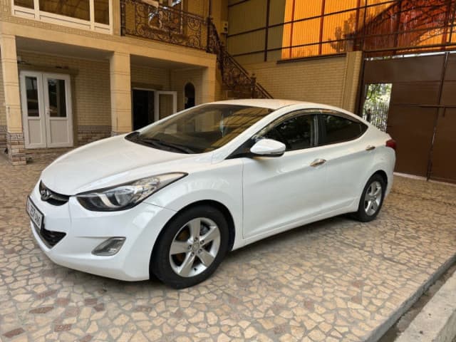 Hyundai Avante V, 2011