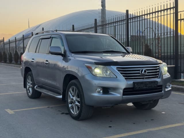 Lexus LX III, 2008