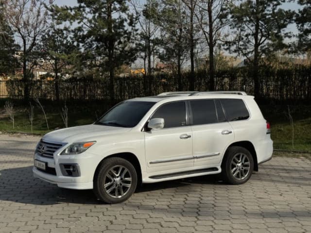 Lexus LX III, 2012