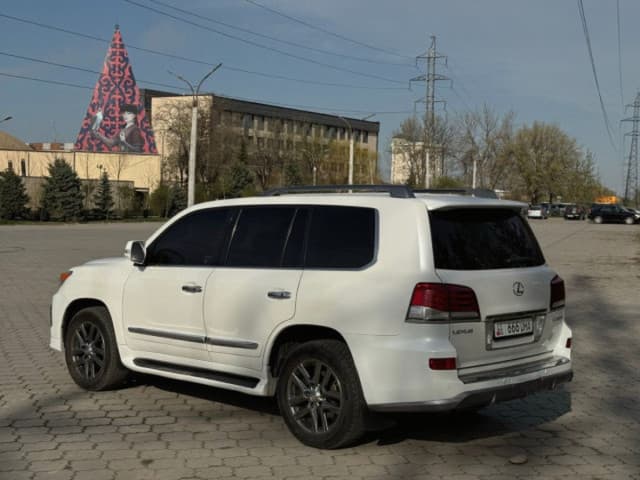 Lexus LX III, 2012