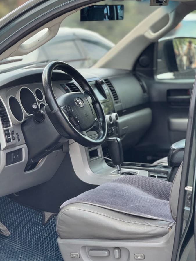 Toyota Sequoia II, 2008