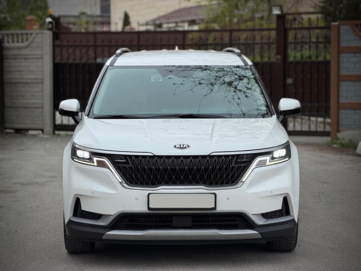 Kia Carnival III, 2021