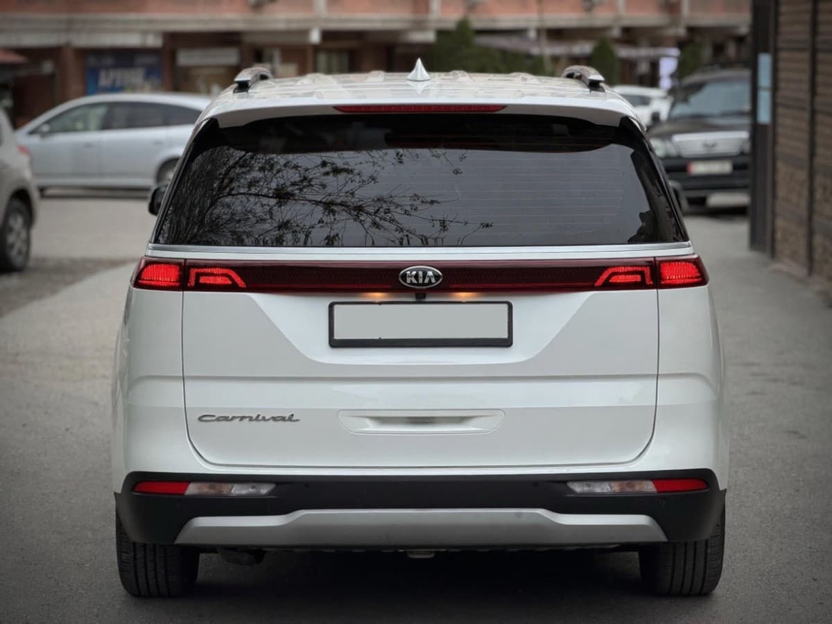 Kia Carnival III, 2021