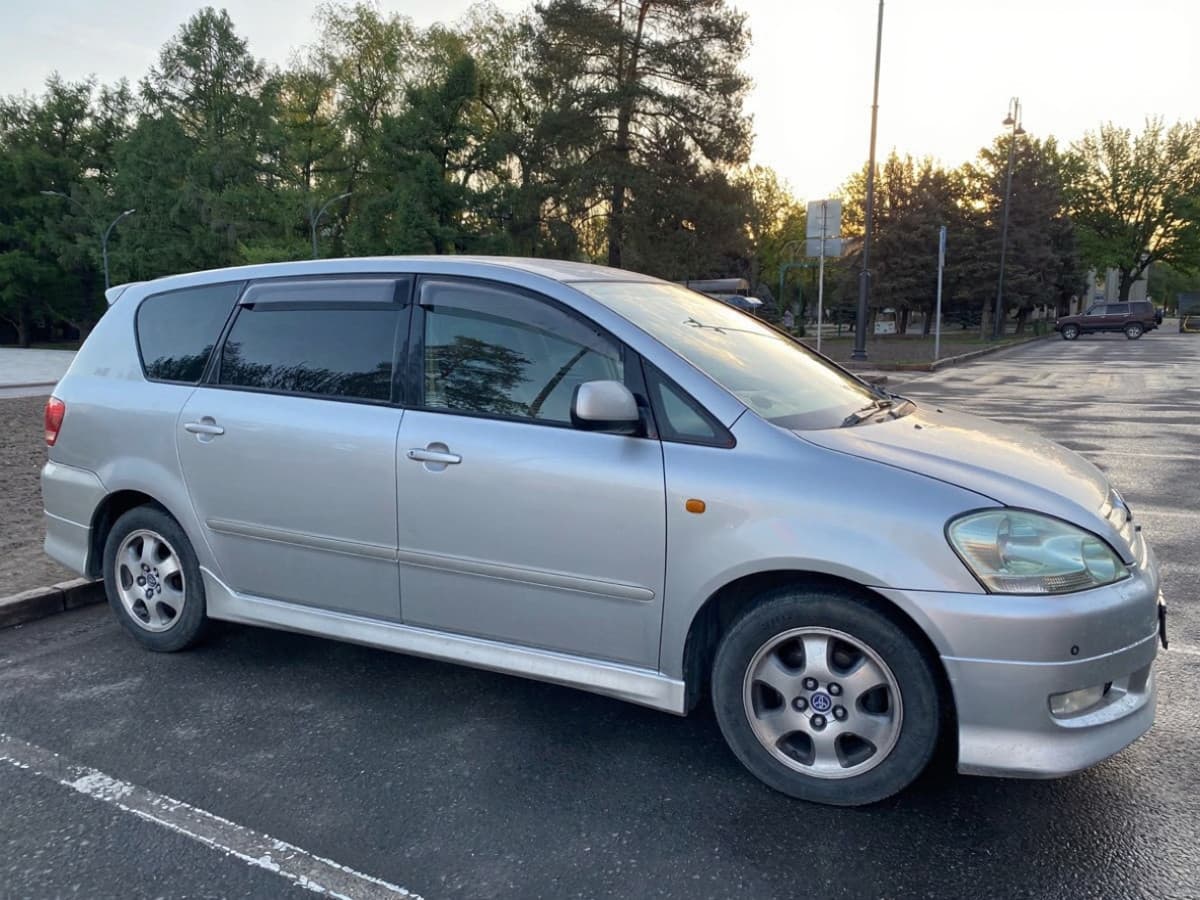 Toyota Ipsum II (M20), 2003