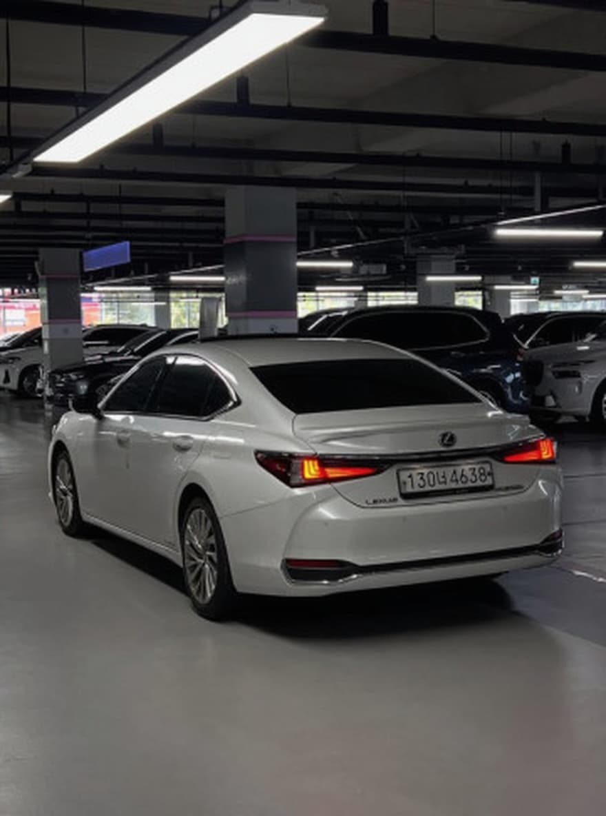 Lexus ES VII, 2019