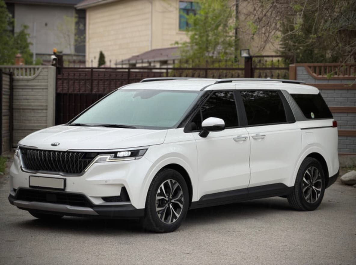 Kia Carnival III, 2021