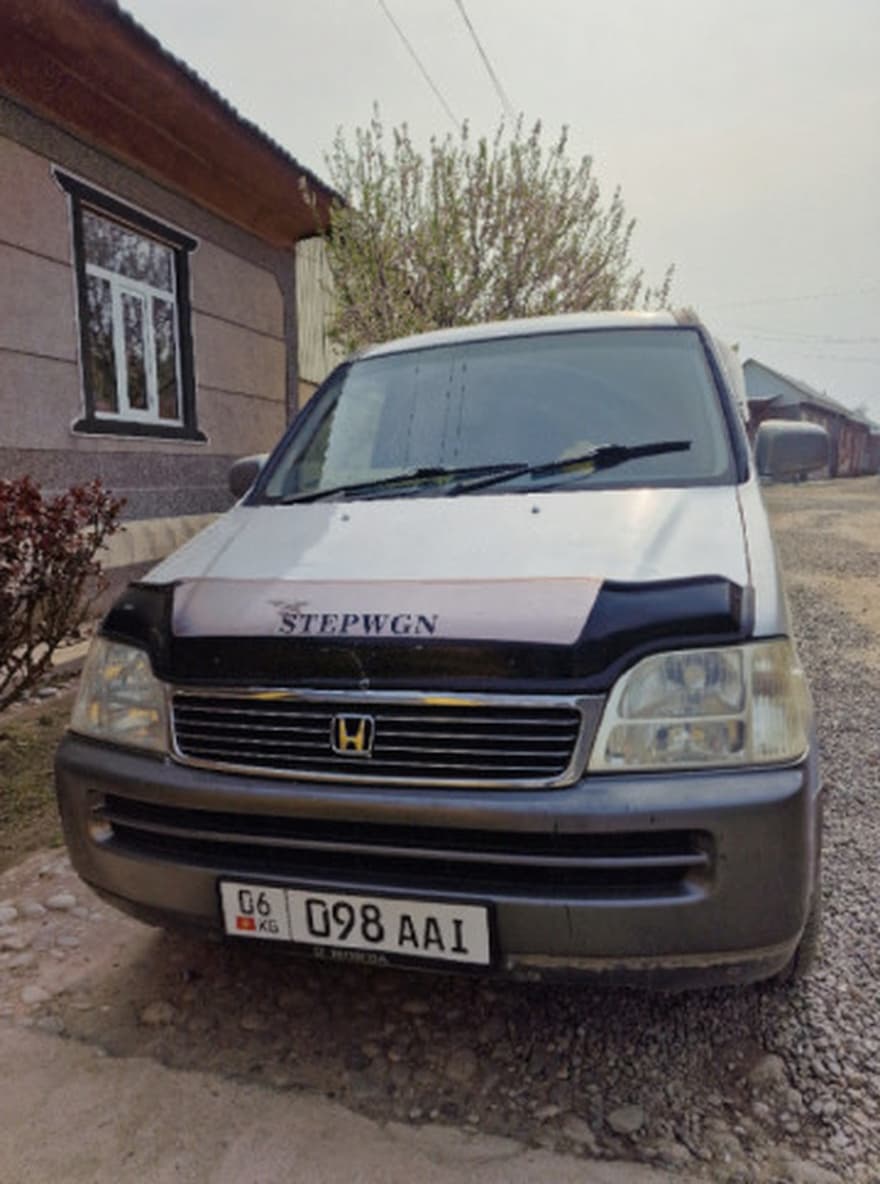 Honda Stepwgn II, 2001