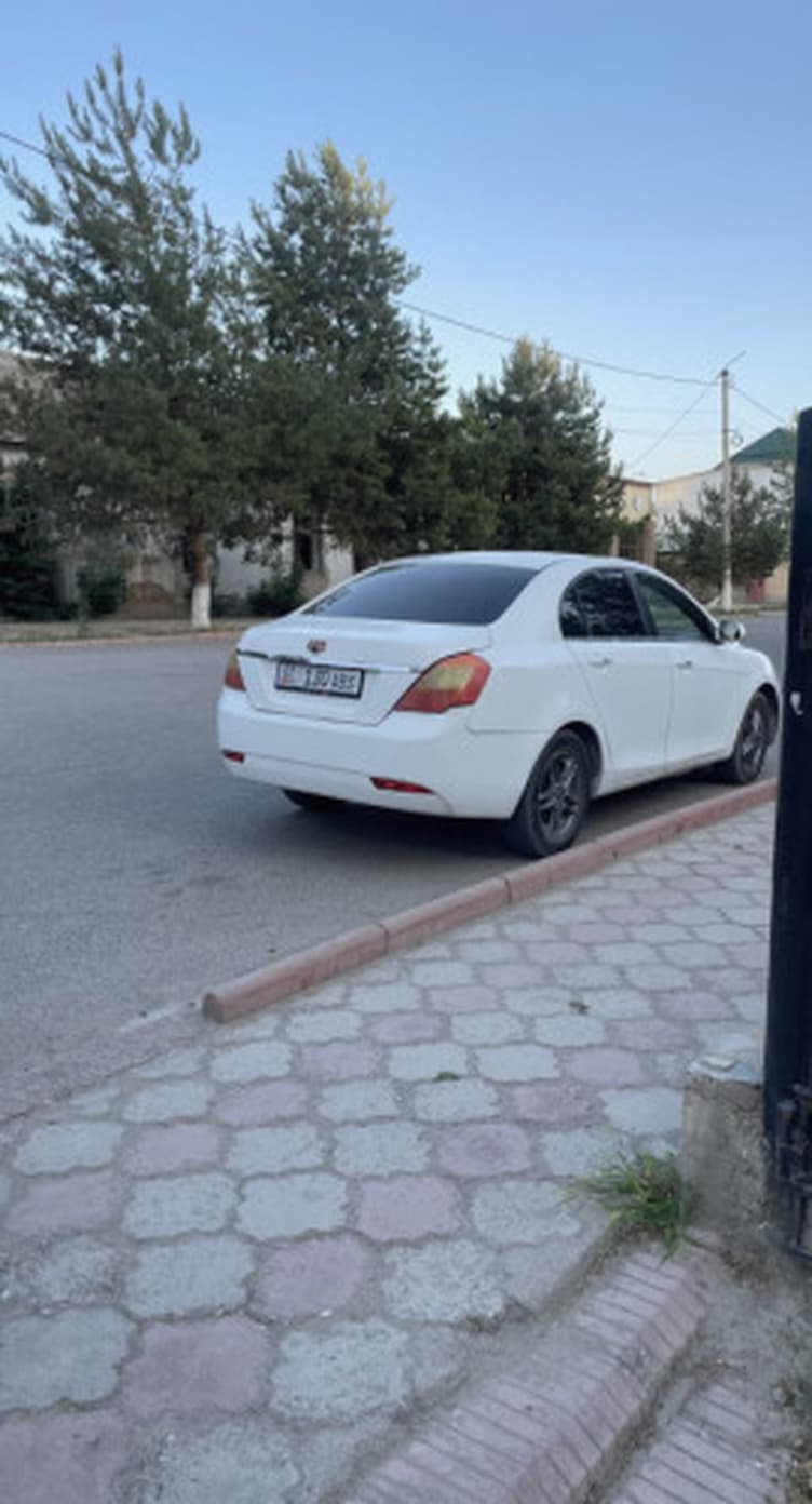 Geely Emgrand EC7, 2013