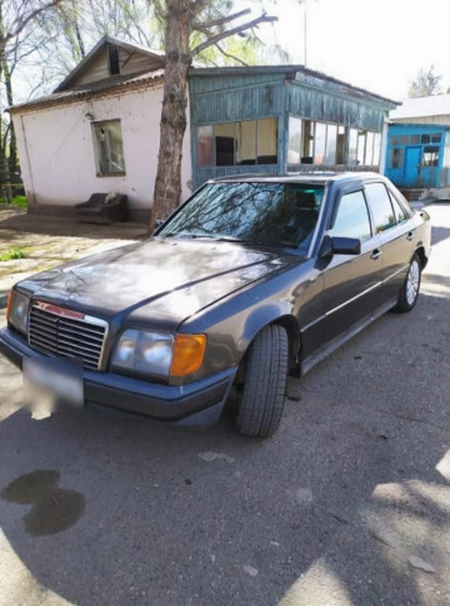 Mercedes-Benz W124