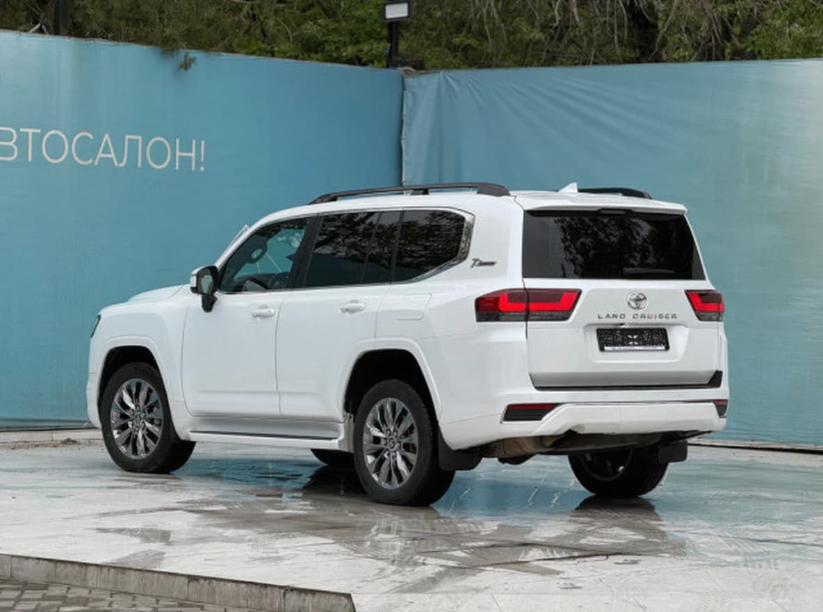 Toyota Land Cruiser 300 Series, 2022