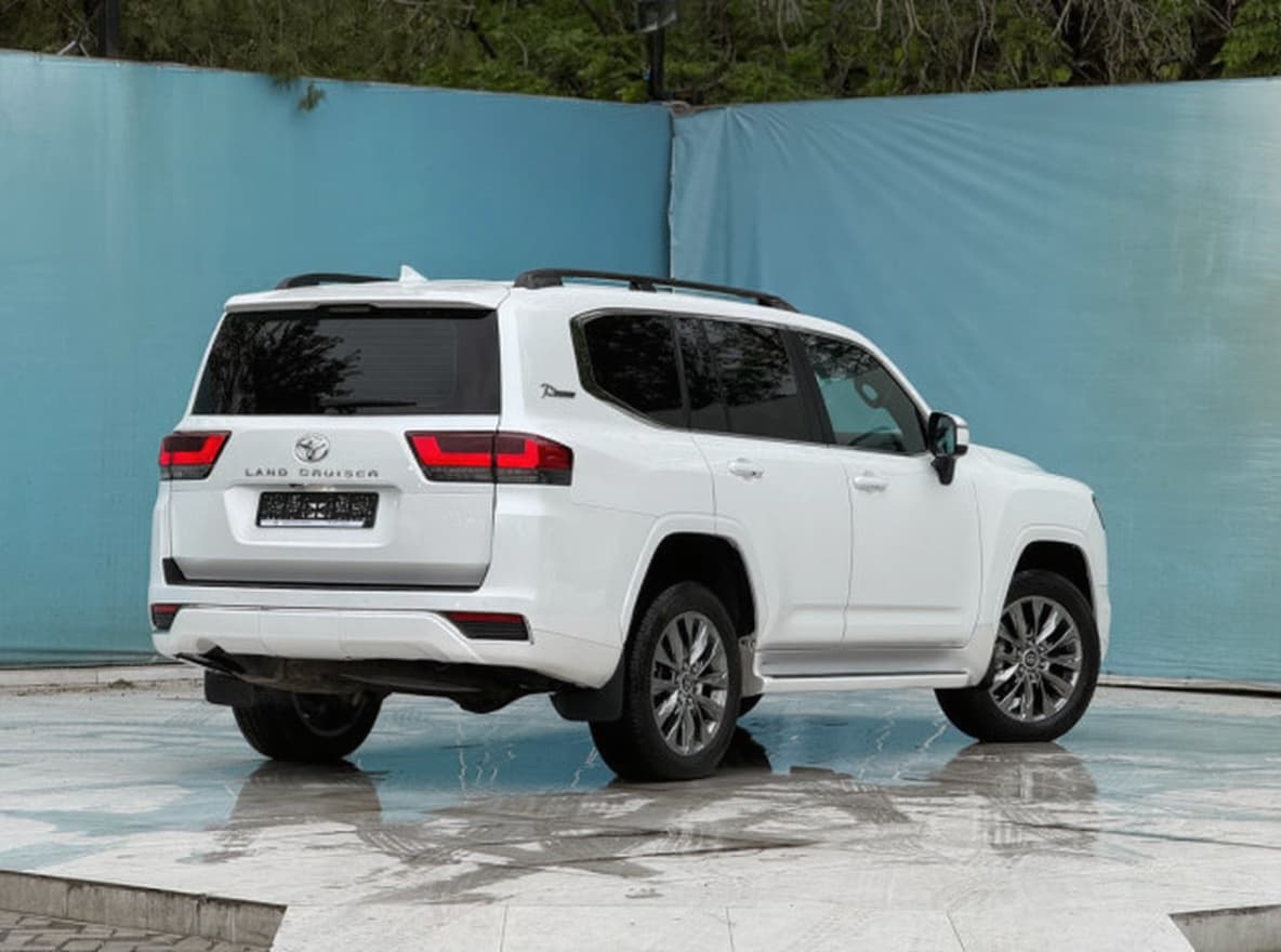 Toyota Land Cruiser 300 Series, 2022